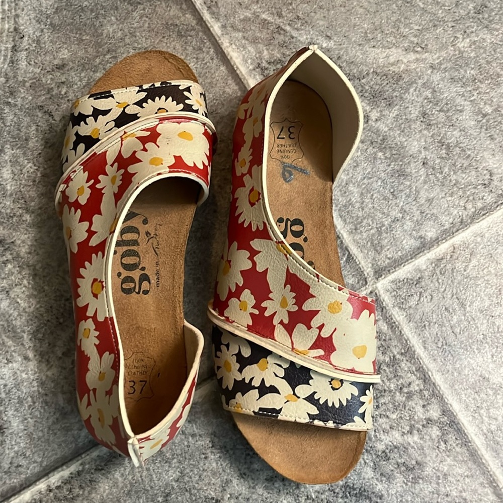 Goby Floral Red & Navy Sandals - Women